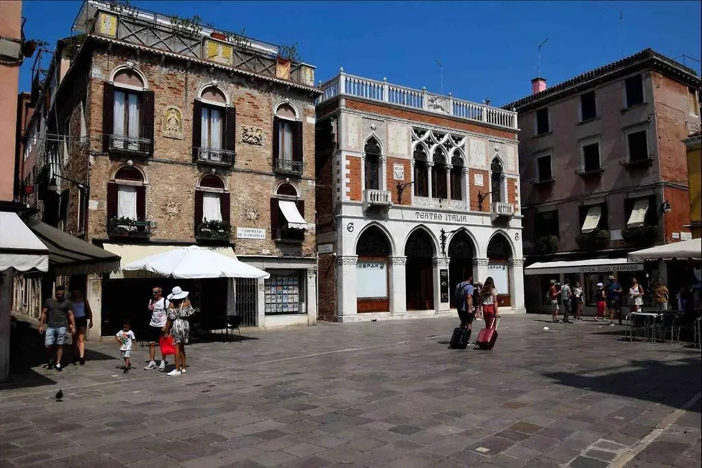 The Real Venetian Home 0*, Venice